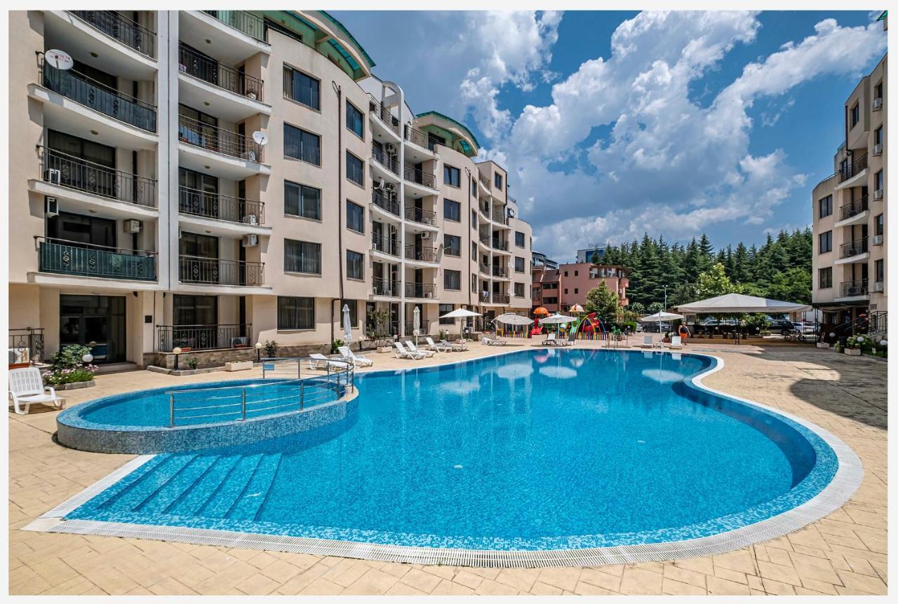 Avalon Apartment Pantai Sunny Bagian luar foto